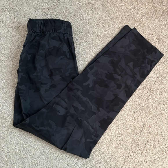 Lulu joggers - Picture 2 of 2
